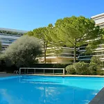 Апартаменти Ensoleille Avec Grande Terrasse Plein Sud & Piscine, A Deux Pas Des Plages Et Du Centre Антіб