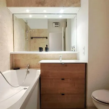 Apartment Avec Piscine, Quartier Calme Proche Centre Et Plages D'antibes *