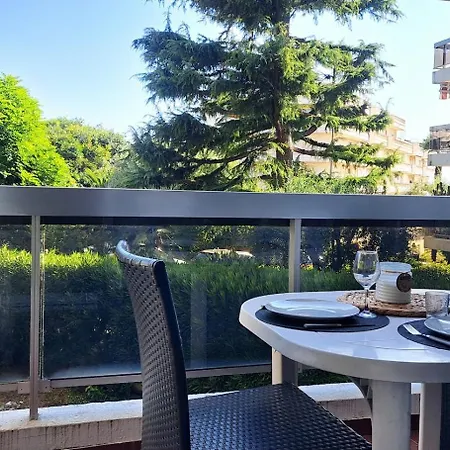 Avec Piscine, Quartier Calme Proche Centre Et Plages D'antibes Apartman *