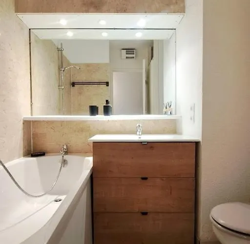 Apartman Avec Piscine, Quartier Calme Proche Centre Et Plages D'antibes *