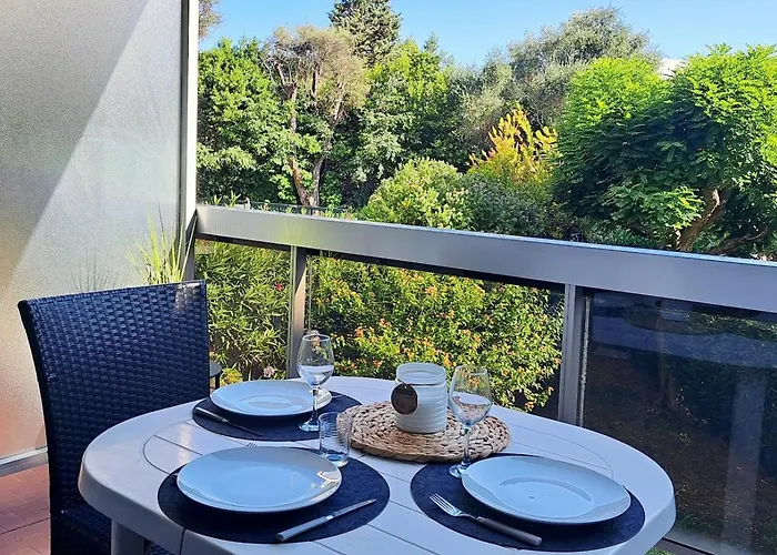 Avec Piscine, Quartier Calme Proche Centre Et Plages D'antibes Apartman Antibes